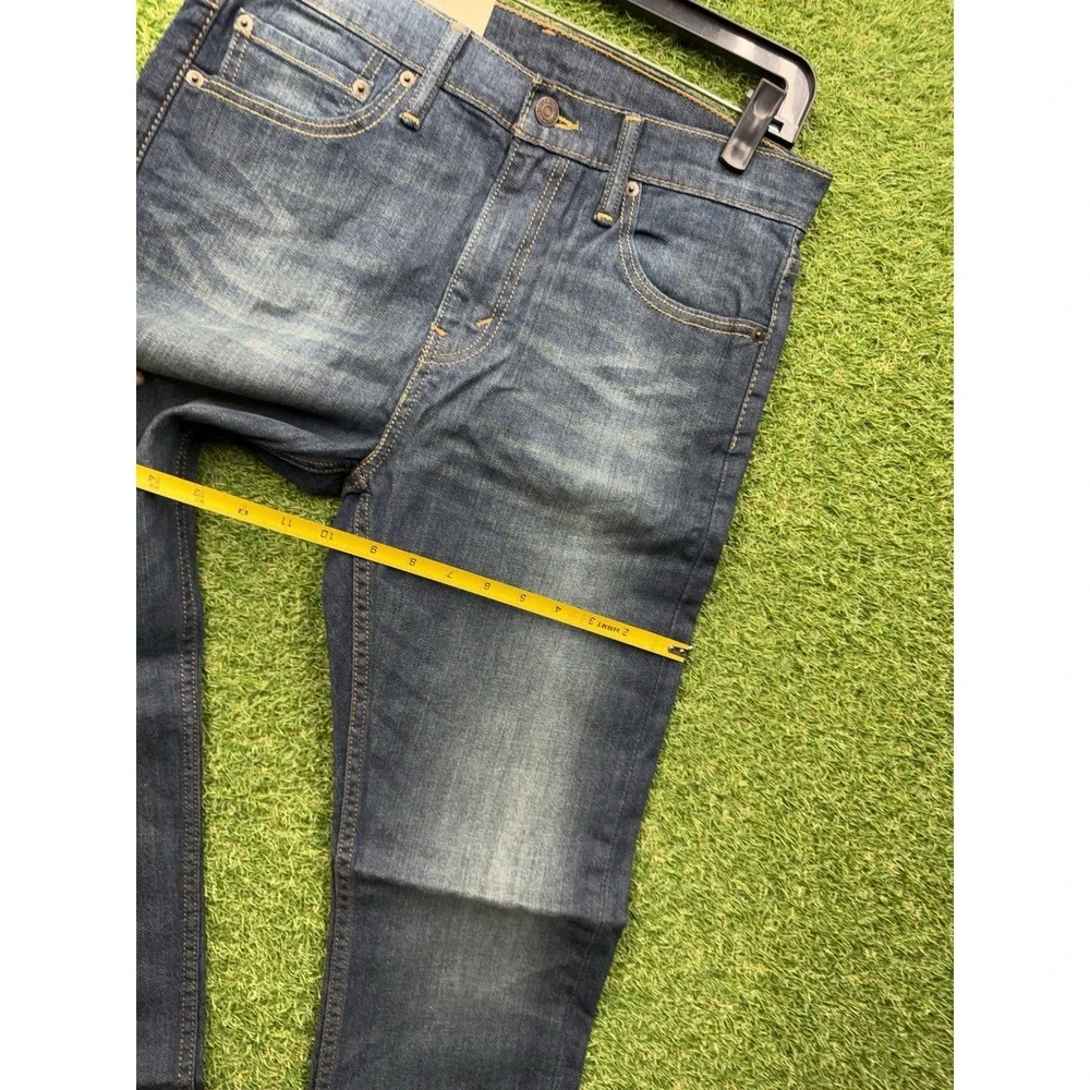 Levis shop confidence